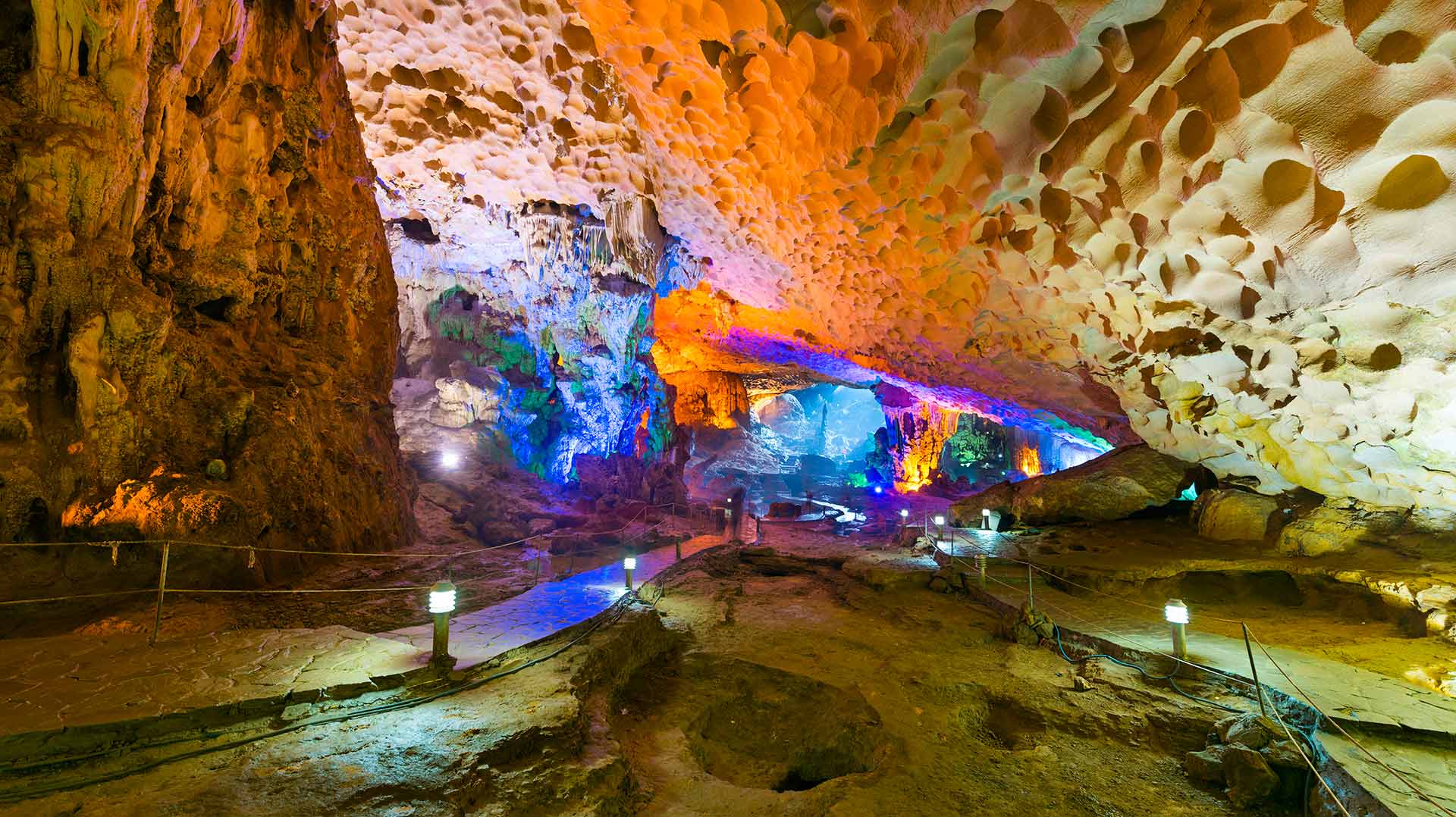 Thien Cung Cave