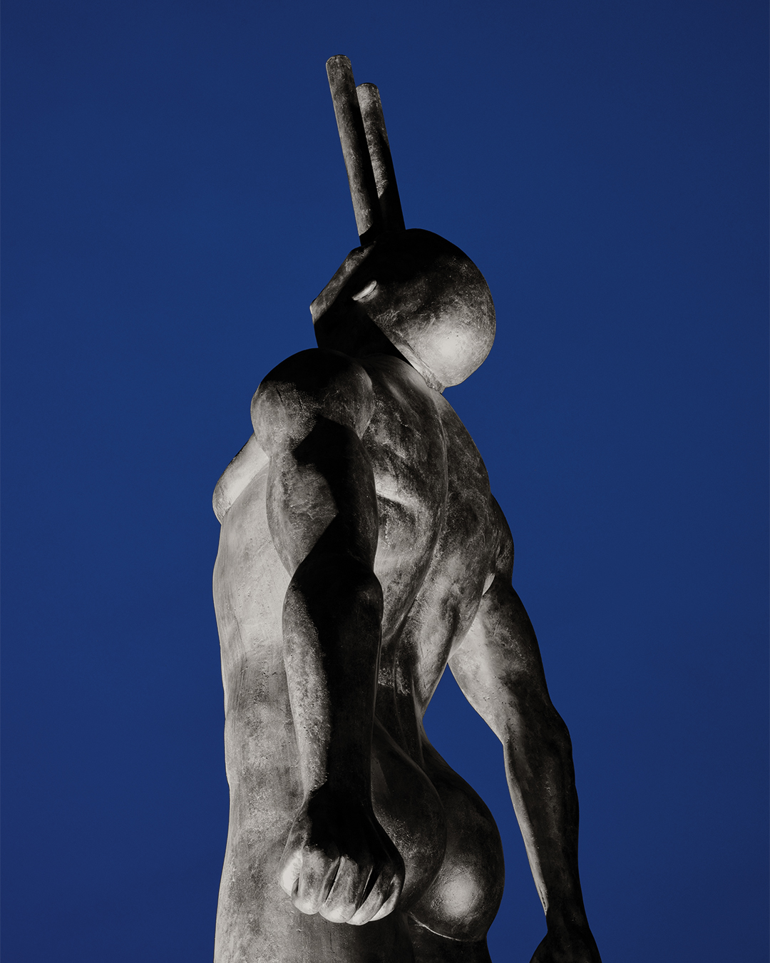 Shaping light, sculpting art
